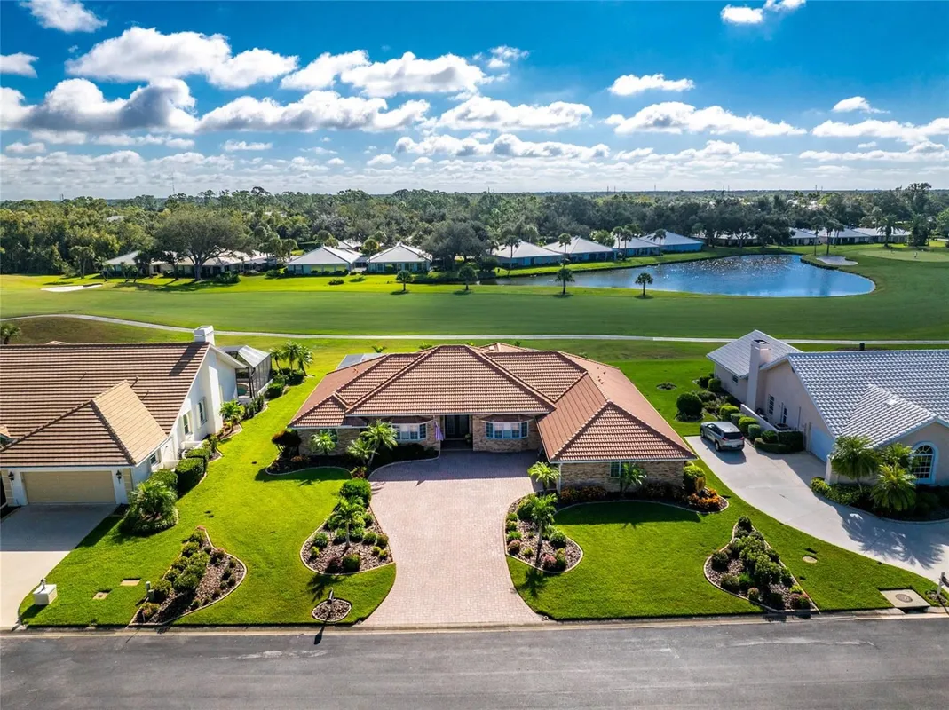 Property Slideshow image 1 of 68 | 810 carnoustie dr, Venice, FL, 34293