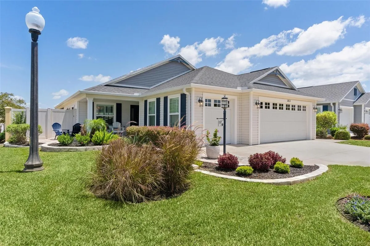 Property Slideshow image 1 of 58 | 2823 christopher ct, The Villages, FL, 32163
