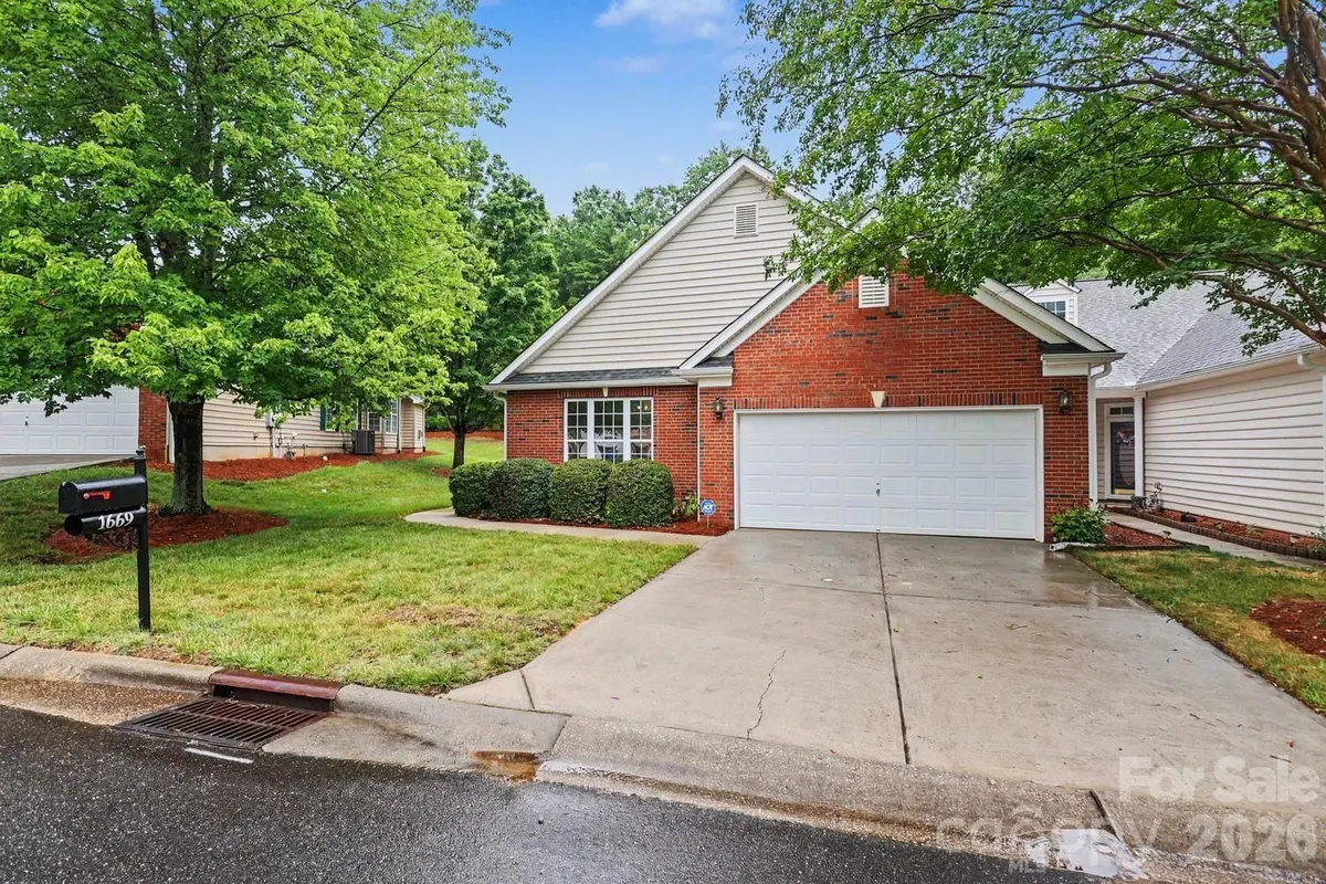 Property Slideshow image 1 of 27 | 1669 onyx rdg, Fort Mill, SC, 29708