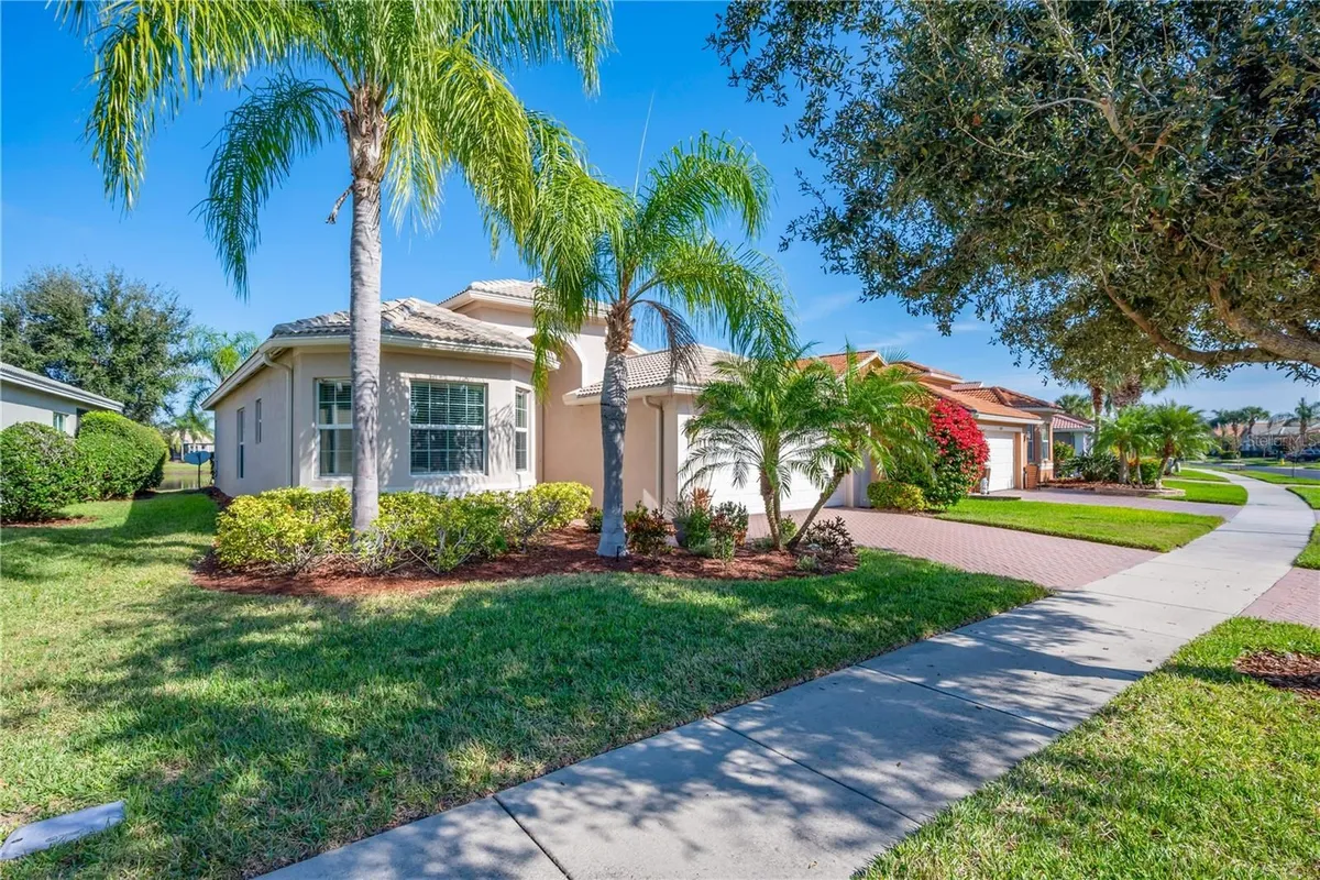 Property Slideshow image 1 of 45 | 16023 golden lakes dr, Wimauma, FL, 33598