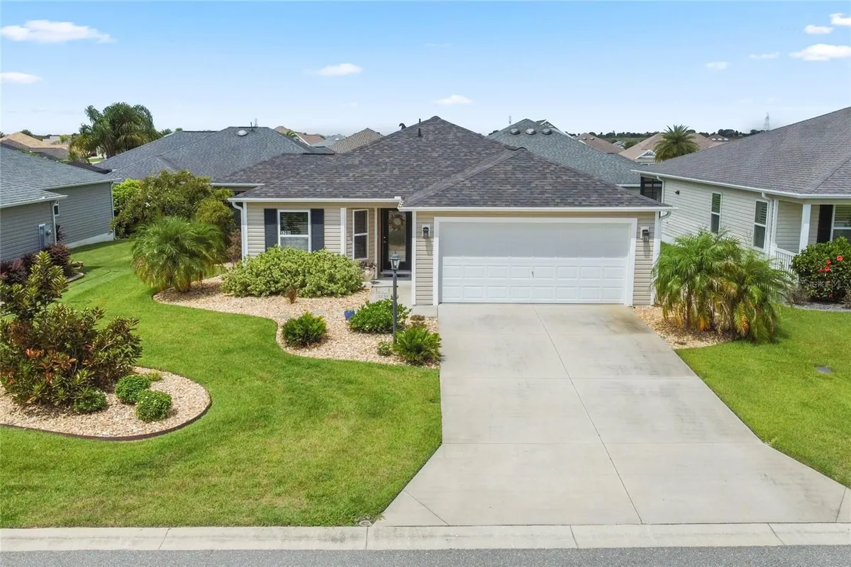 Property Slideshow image 1 of 26 | 3258 iiams ct, The Villages, FL, 32163