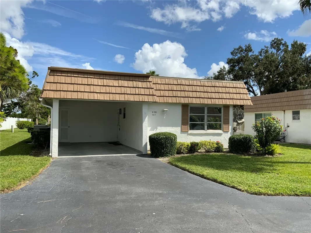 Property Slideshow image 1 of 20 | 2617 riverbluff pkwy # v151, Sarasota, FL, 34231