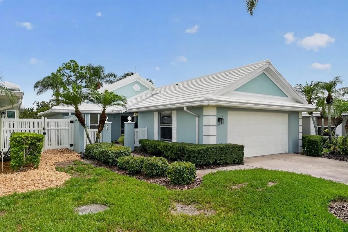 Property Slideshow image 1 of 43 | 746 harrington lake dr 117, Venice, FL, 34293