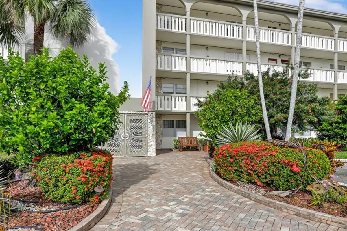 Property Slideshow image 1 of 32 | 3401 bimini ln h1, Coconut Creek, FL, 33066