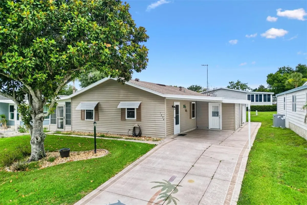 Property Slideshow image 1 of 34 | 1534 hillcrest dr, The Villages, FL, 32159