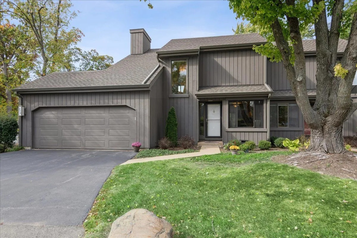 Property Slideshow image 1 of 35 | 450 woodview rd, Lake Barrington, IL, 60010