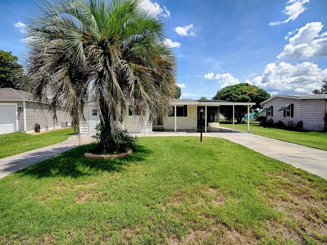Property Slideshow image 1 of 32 | 721 sharon dr, Lady Lake, FL, 32159