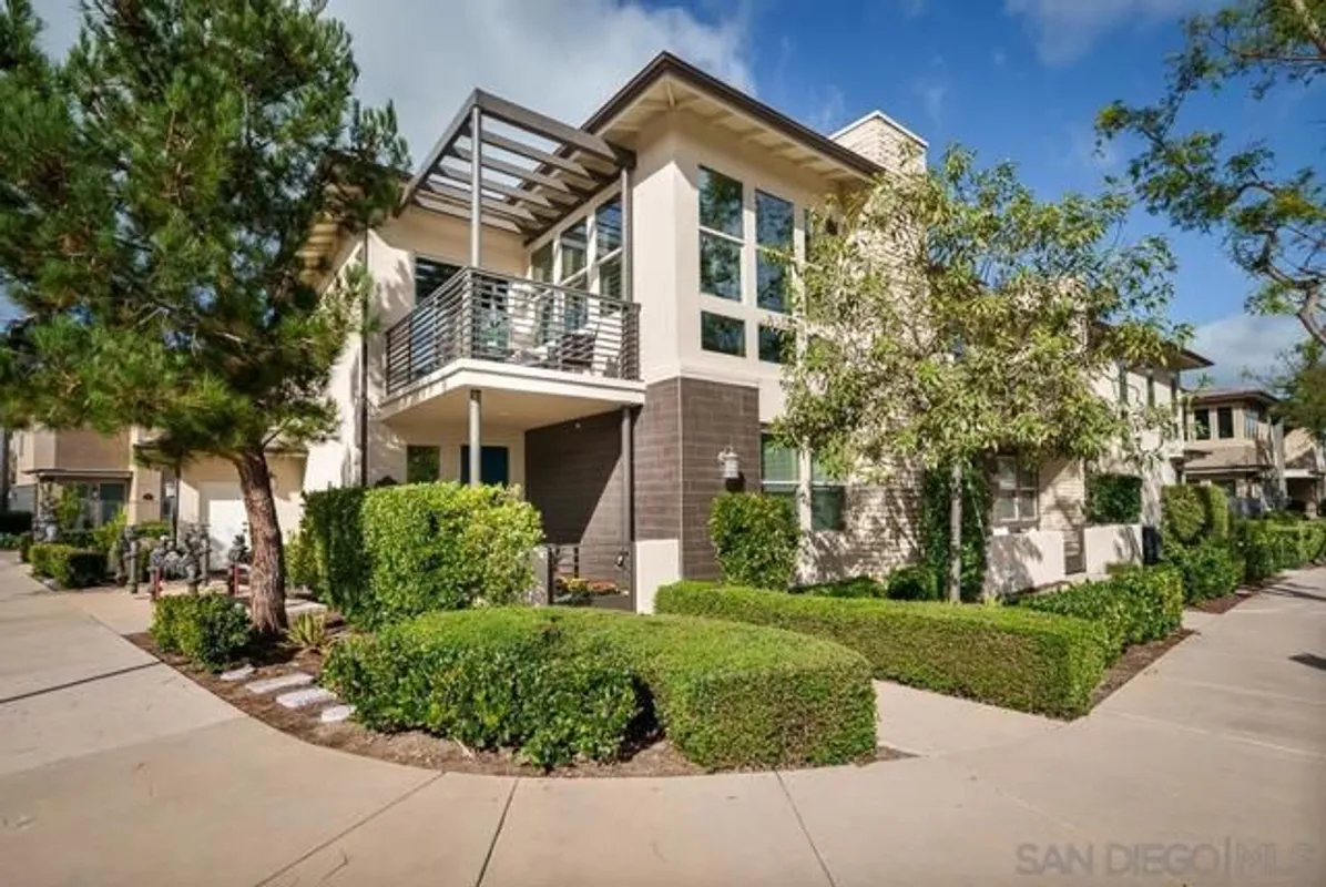 Property Slideshow image 1 of 59 | 16750 coyote bush dr 19, San Diego, CA, 92127