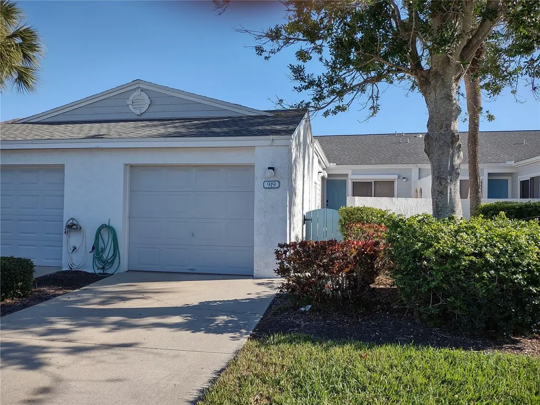 Property Slideshow image 1 of 1 | 919 waterside ln, Bradenton, FL, 34209