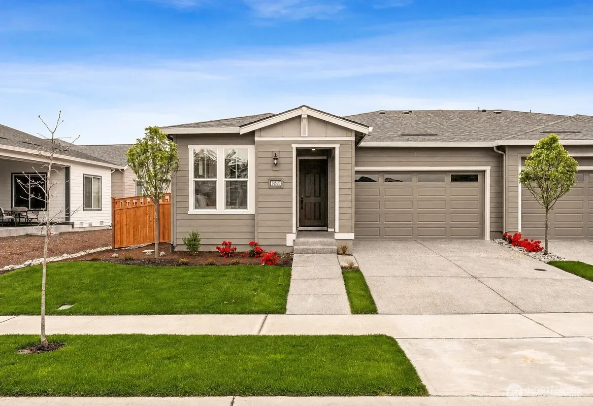 Property Slideshow image 1 of 13 | 14809 207th ave 2530, Bonney Lake, WA, 98391