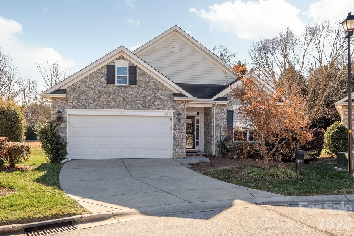 Property Slideshow image 1 of 34 | 2013 citron ave, Fort Mill, SC, 29708