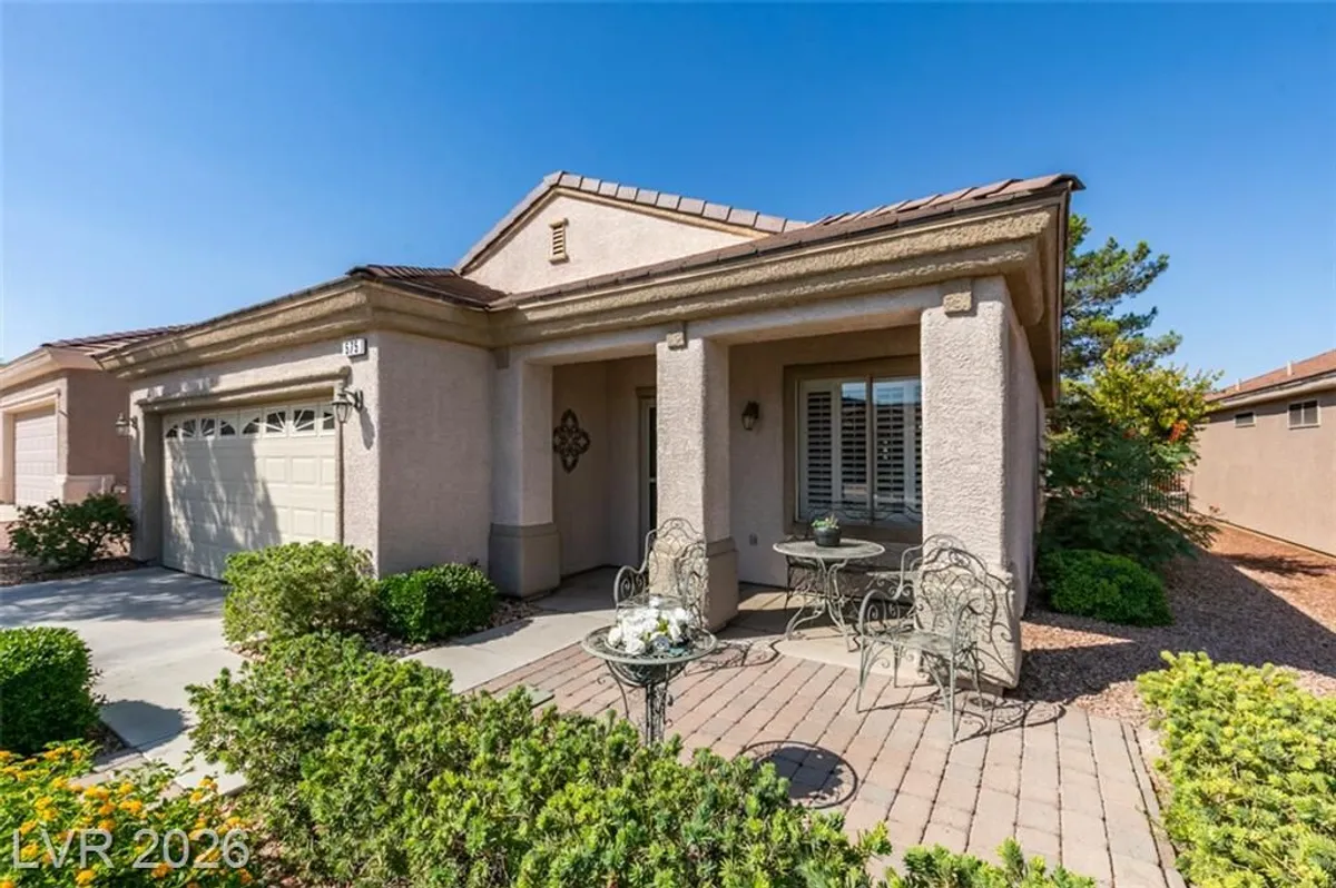 Property Slideshow image 1 of 28 | 575 eagle perch pl, Henderson, NV, 89012