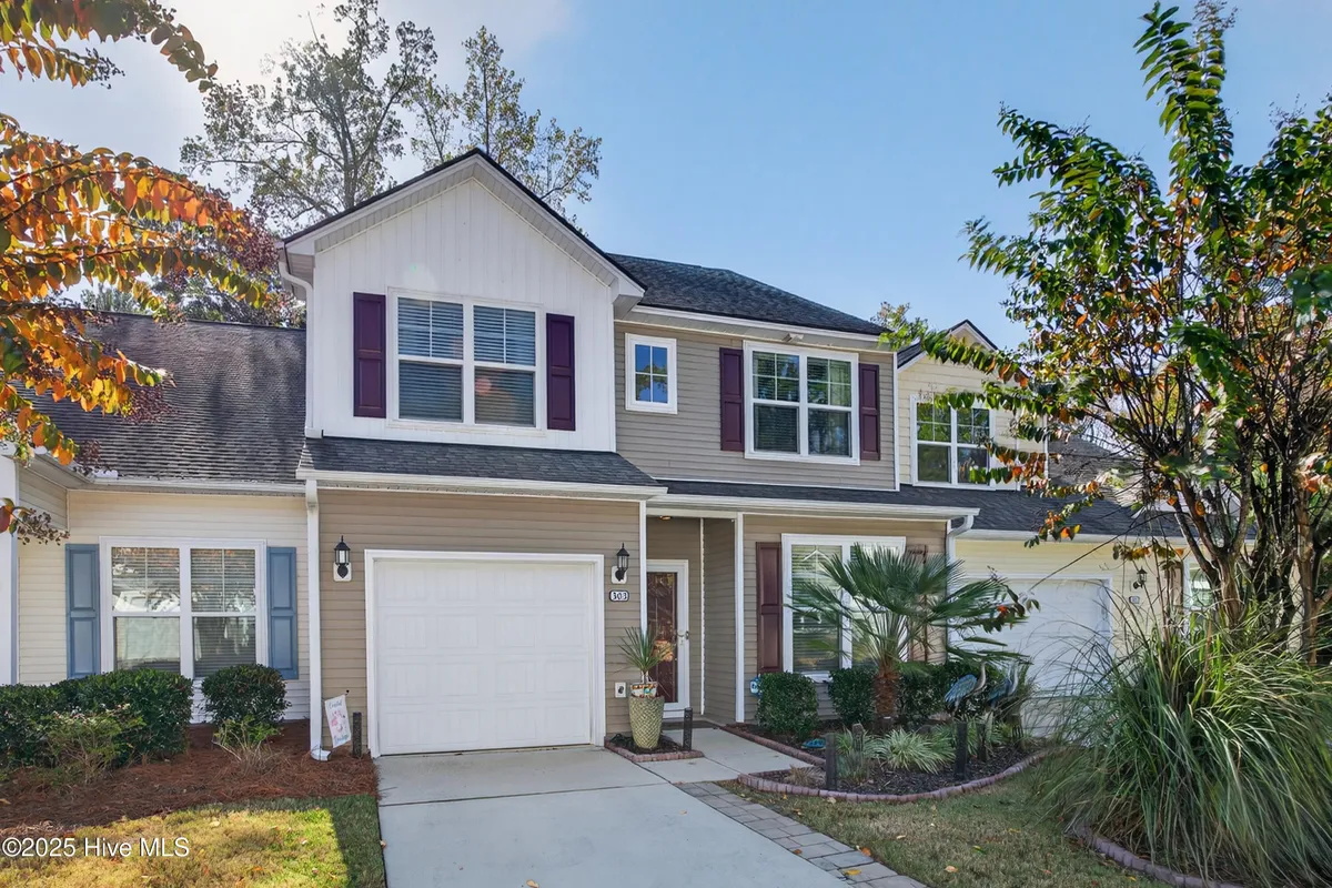 Property Slideshow image 1 of 45 | 303 bulkhead bnd, Calabash, NC, 28467