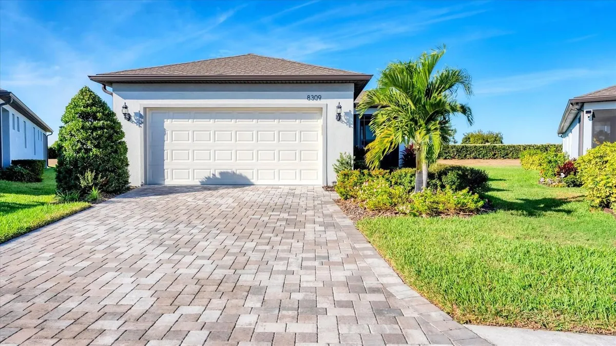 Property Slideshow image 1 of 60 | 8309 ocean tides cv, Parrish, FL, 34219