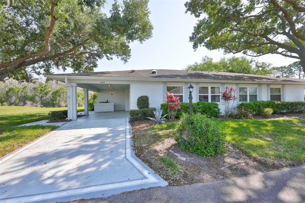 Property Slideshow image 1 of 33 | 2007 n halcyon dr 310, Sun City Center, FL, 33573