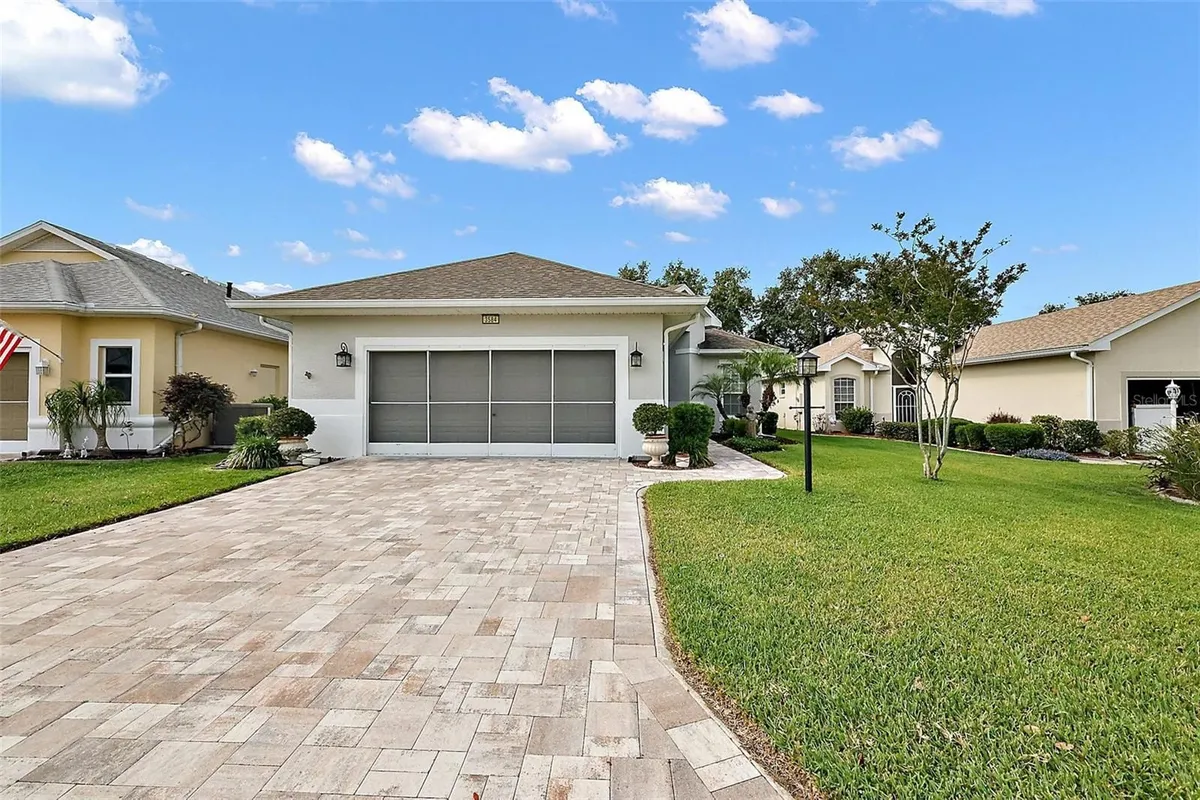 Property Slideshow image 1 of 49 | 3584 tropical seas loop, Tavares, FL, 32778