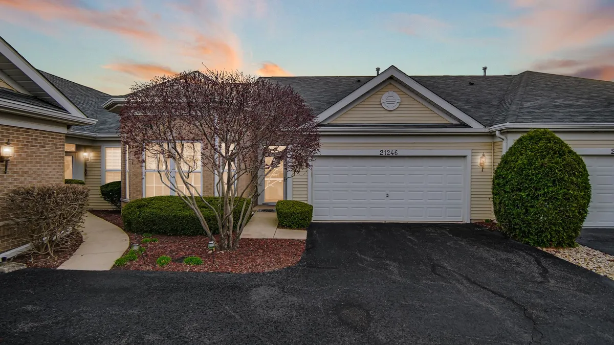 Property Slideshow image 1 of 25 | 21246 w crimson ct 21246, Plainfield, IL, 60544