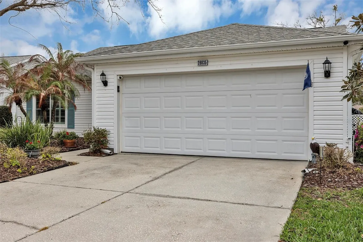 Property Slideshow image 1 of 41 | 26035 oakmount dr, Leesburg, FL, 34748