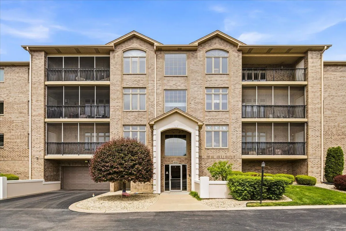Property Slideshow image 1 of 21 | 18550 pine lake dr 1a, Tinley Park, IL, 60477