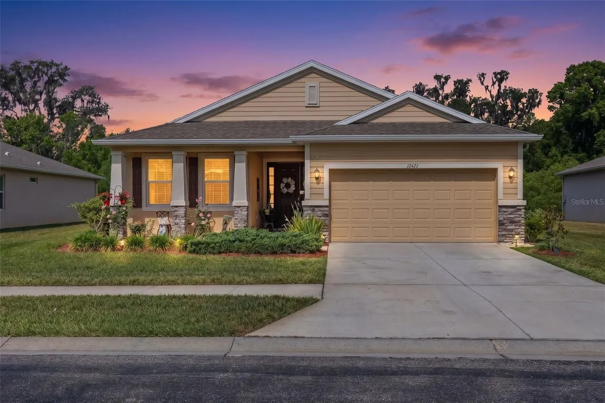 Property Slideshow image 1 of 75 | 12421 eastpointe dr, Dade City, FL, 33525