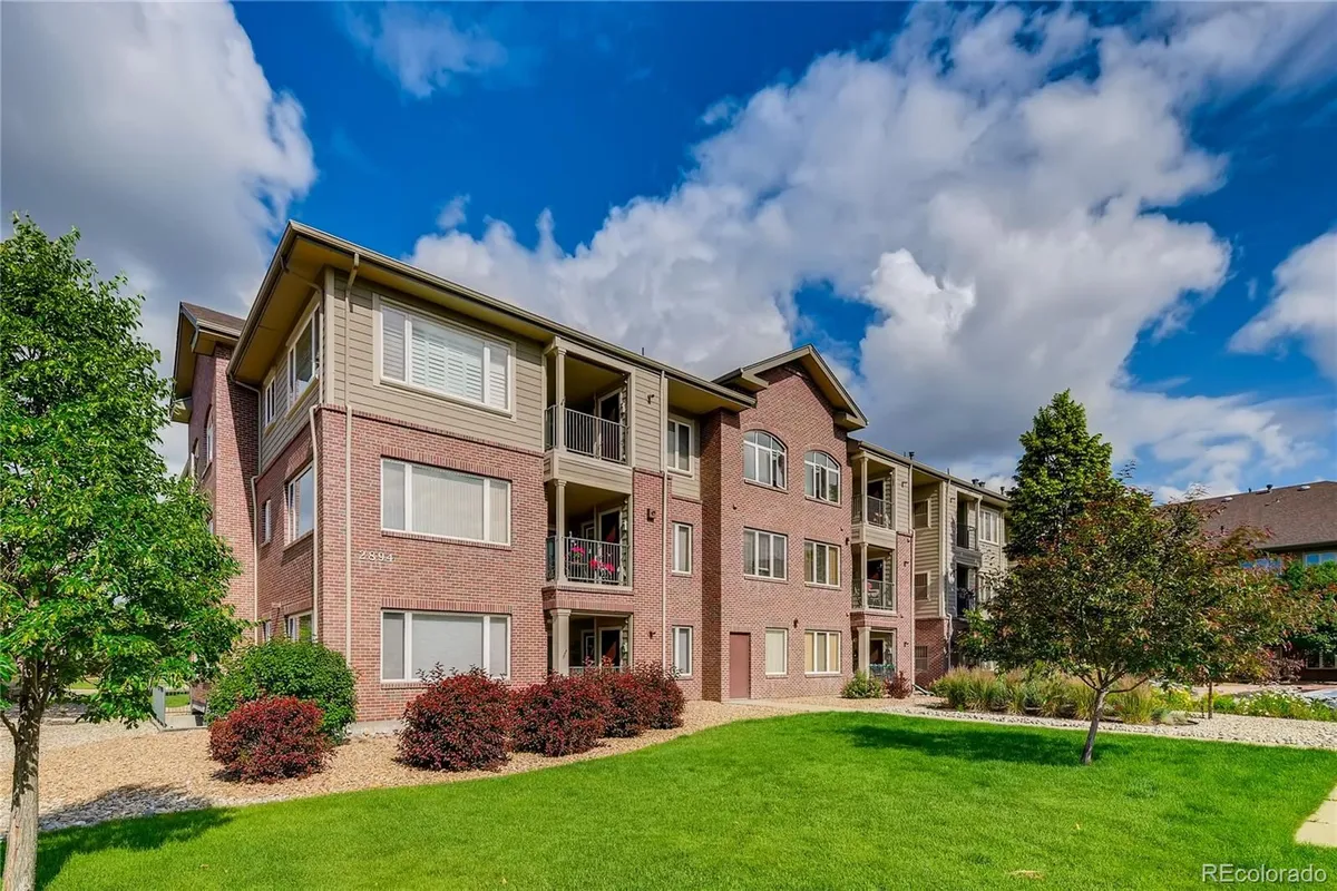 Property Slideshow image 1 of 46 | 2896 w riverwalk cir a112, Littleton, CO, 80123