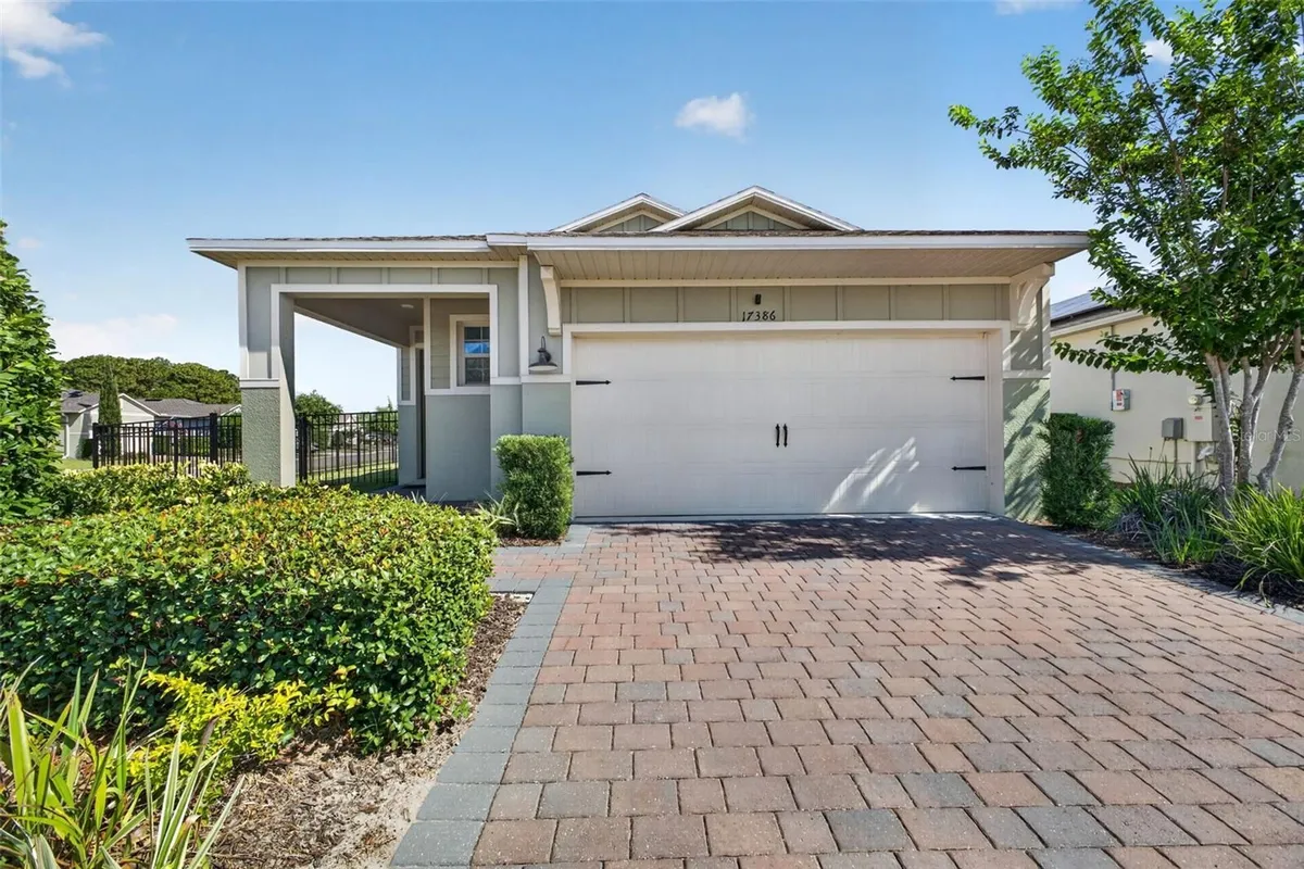 Property Slideshow image 1 of 33 | 17386 blazing star cir, Clermont, FL, 34714