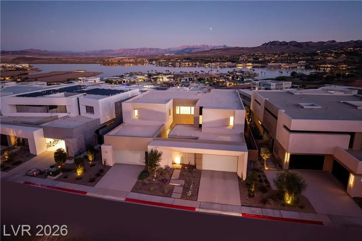 Property Slideshow image 1 of 54 | 25 falling ridge ln, Henderson, NV, 89011