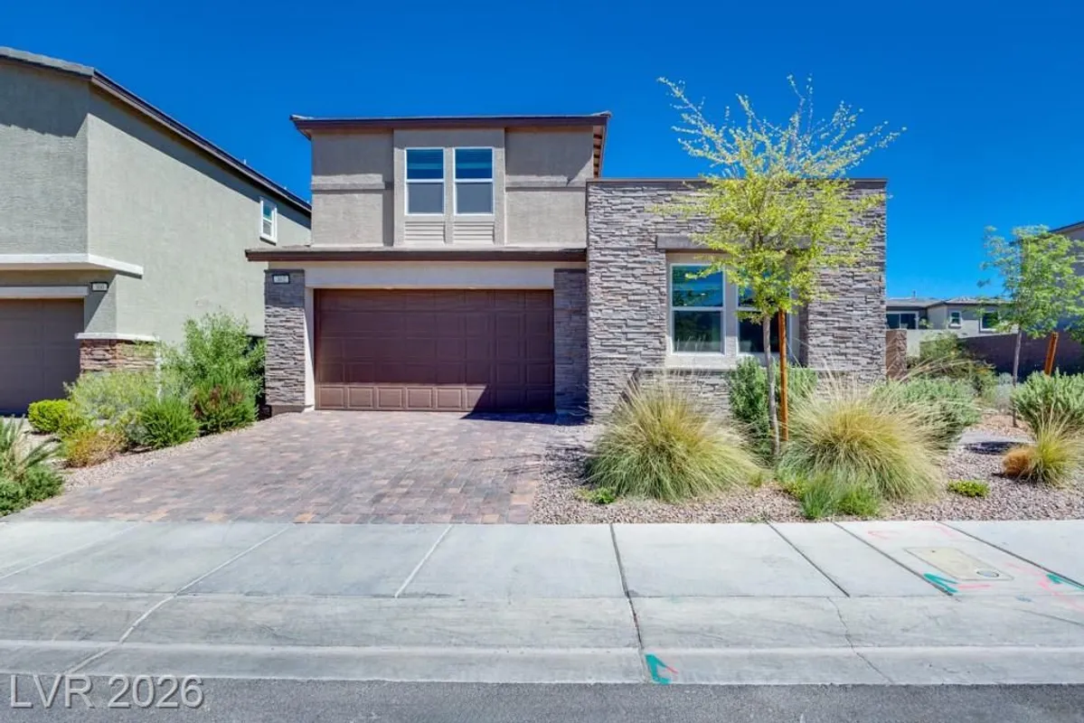Property Slideshow image 1 of 54 | 302 mount tyndall st, Henderson, NV, 89015