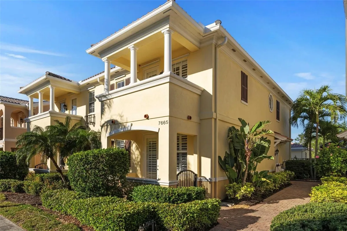 Property Slideshow image 1 of 53 | 7665 bergamo ave, Sarasota, FL, 34238