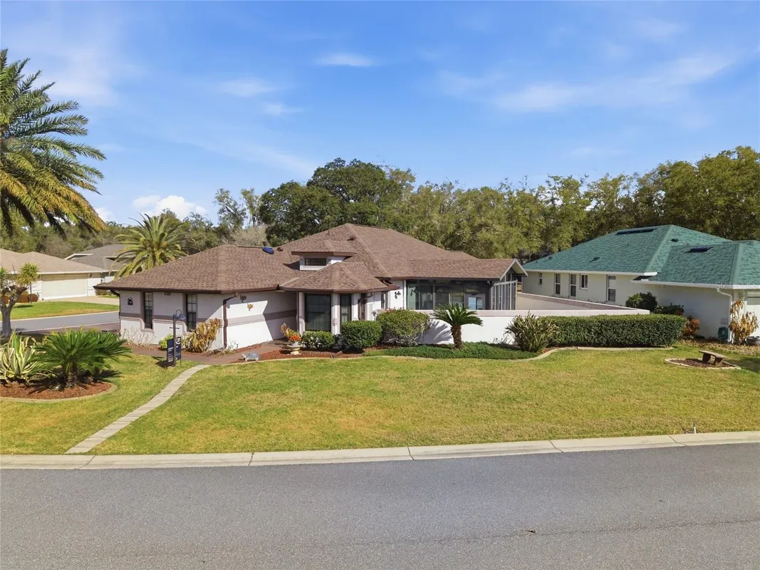 Property Slideshow image 1 of 53 | 21850 tartan st, Leesburg, FL, 34748