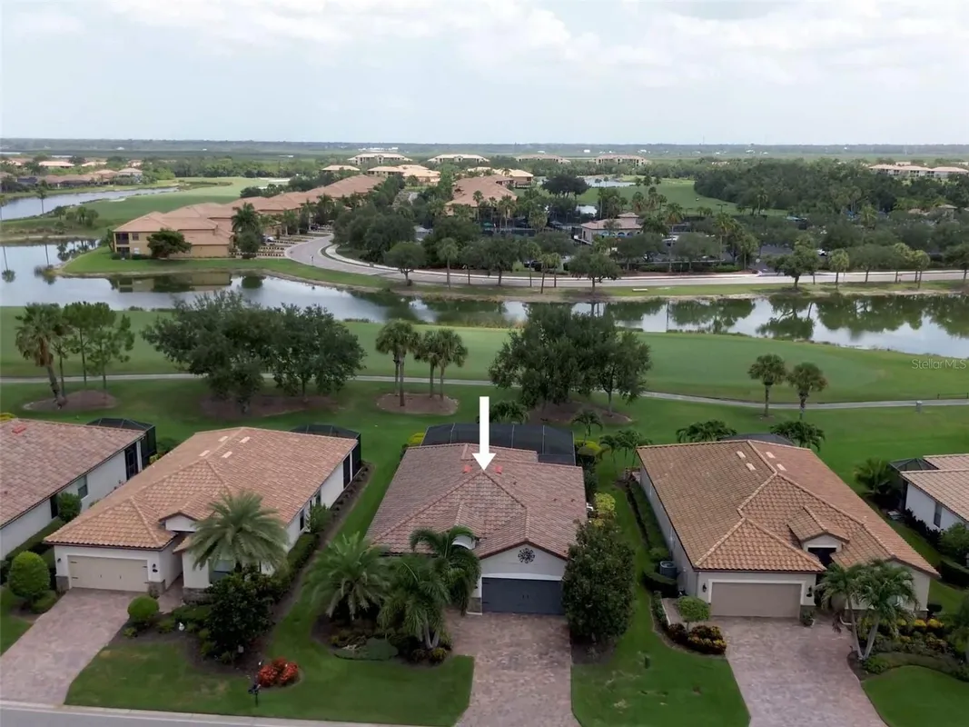 Property Slideshow image 1 of 54 | 7031 quiet creek dr, Bradenton, FL, 34212