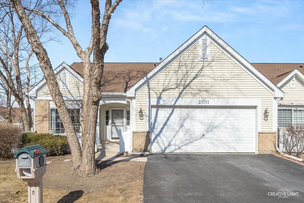 Property Slideshow image 1 of 22 | 21011 w snowberry ct, Plainfield, IL, 60544