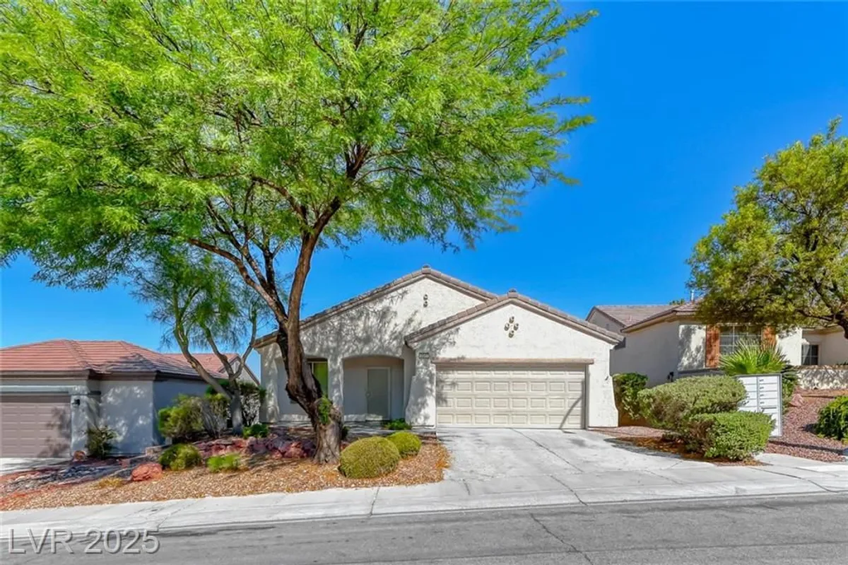 Property Slideshow image 1 of 52 | 2343 schaeffer hills dr, Henderson, NV, 89052