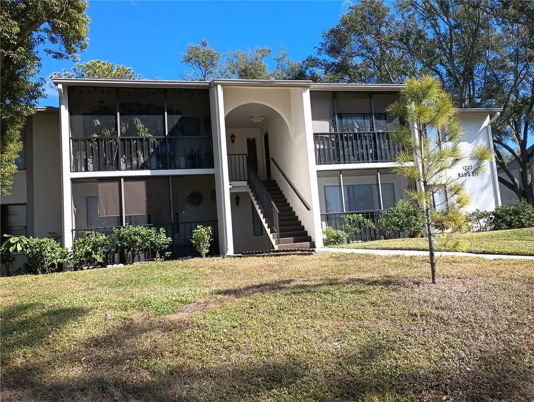 Property Slideshow image 1 of 6 | 1737 pine ridge way w a, Palm Harbor, FL, 34684