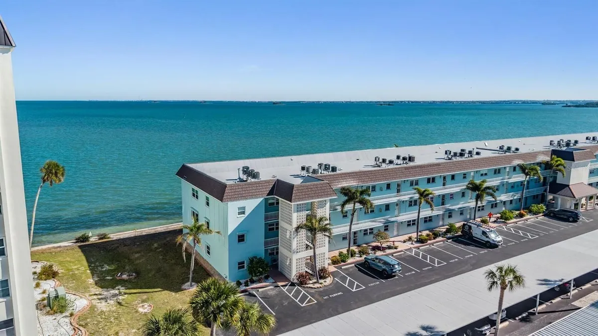 Property Slideshow image 1 of 53 | 7 dunoon pl 102, Dunedin, FL, 34698