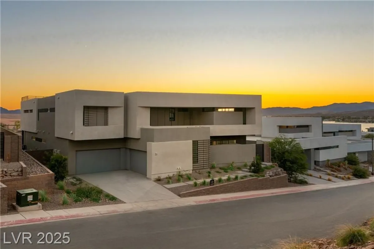 Property Slideshow image 1 of 22 | 36 rainbow point pl, Henderson, NV, 89011