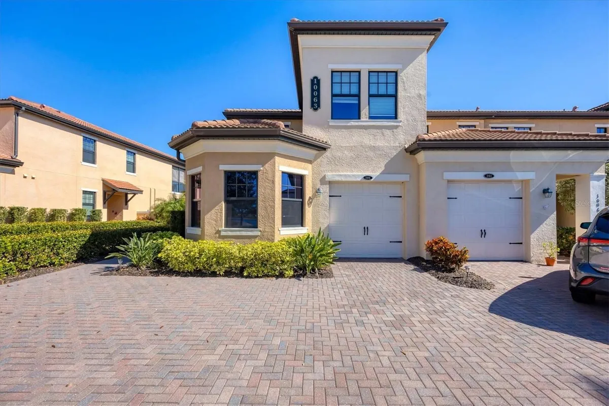 Property Slideshow image 1 of 69 | 10063 crooked creek dr 101, Venice, FL, 34293