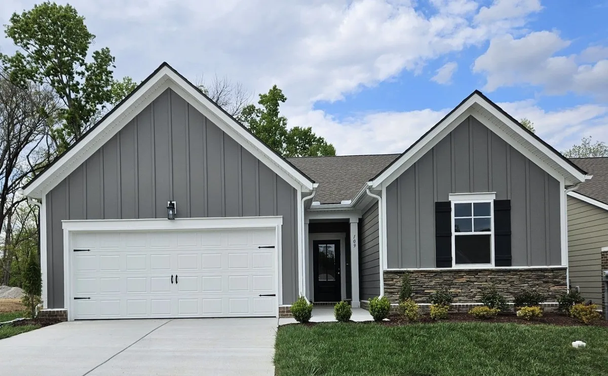 Property Slideshow image 1 of 37 | 109 holly rdg, Antioch, TN, 37013