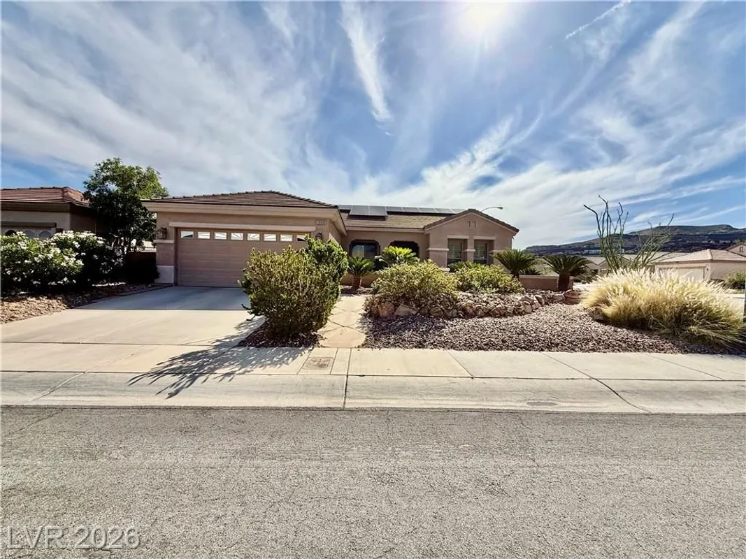 Property Slideshow image 1 of 43 | 2060 tiger links dr, Henderson, NV, 89012