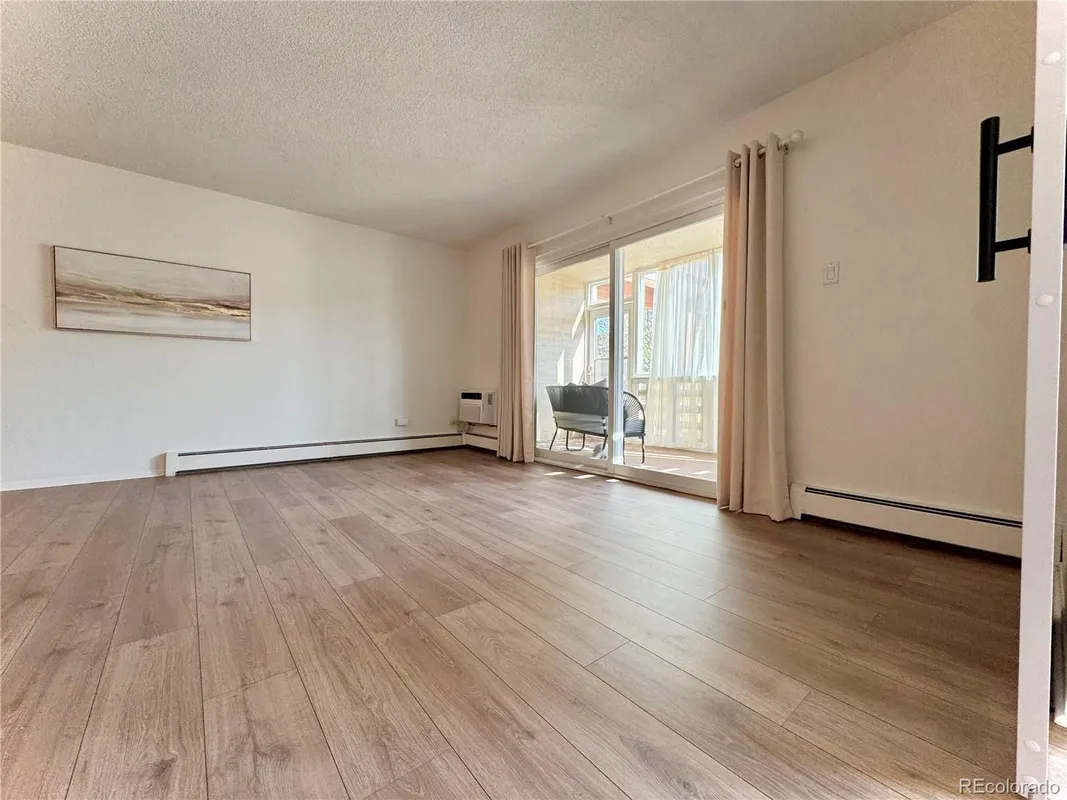 Property Slideshow image 1 of 24 | 660 s alton way 7a, Denver, CO, 80247