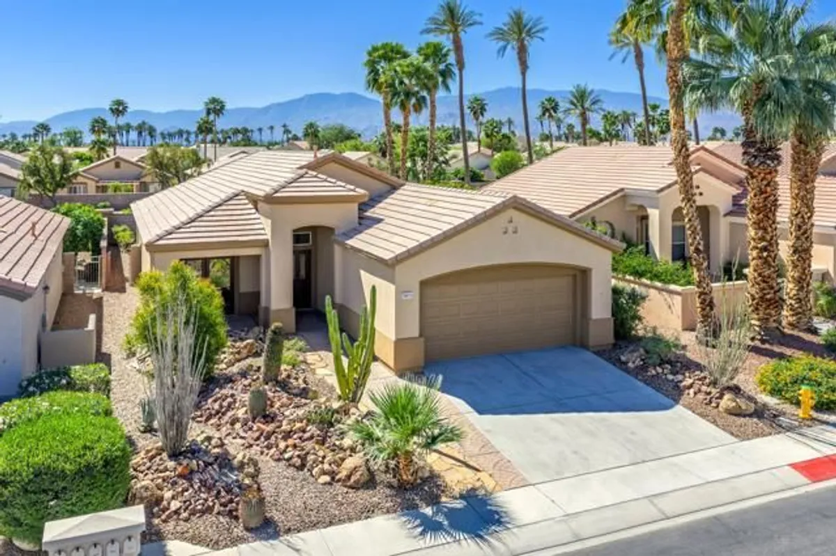 Property Slideshow image 1 of 30 | 78275 estancia dr, Palm Desert, CA, 92211