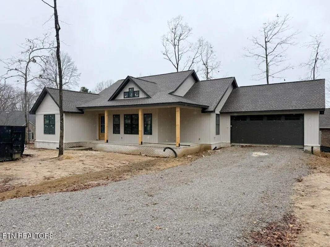 Property Slideshow image 1 of 23 | 124 markham ln, Crossville, TN, 38558