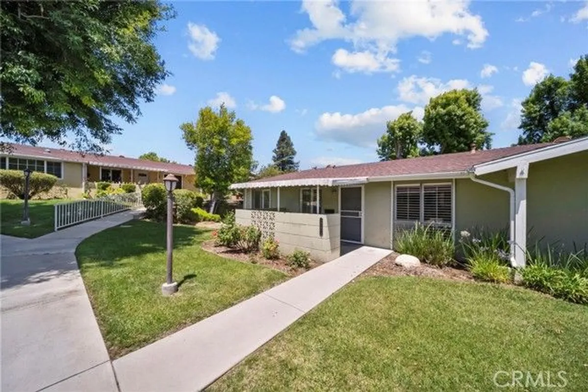Property Slideshow image 1 of 25 | 19157 avenue of the oaks a, Newhall, CA, 91321