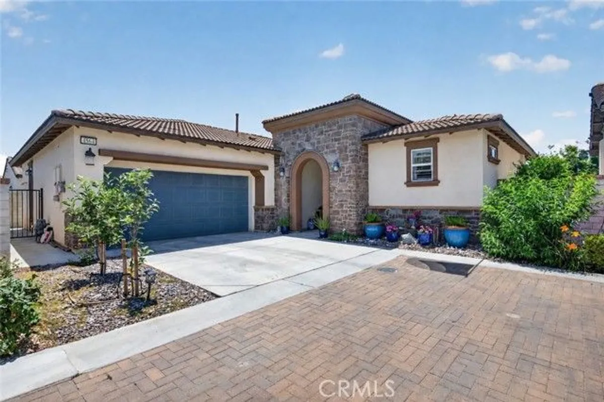 Property Slideshow image 1 of 42 | 4564 s afton privado, Ontario, CA, 91761
