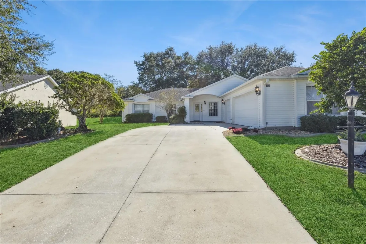 Property Slideshow image 1 of 40 | 4936 sawgrass lake cir, Leesburg, FL, 34748