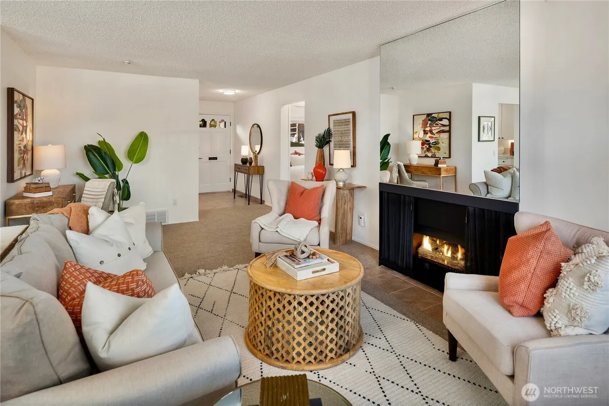 Property Slideshow image 1 of 40 | 10713 glen acres dr 10713, Seattle, WA, 98168