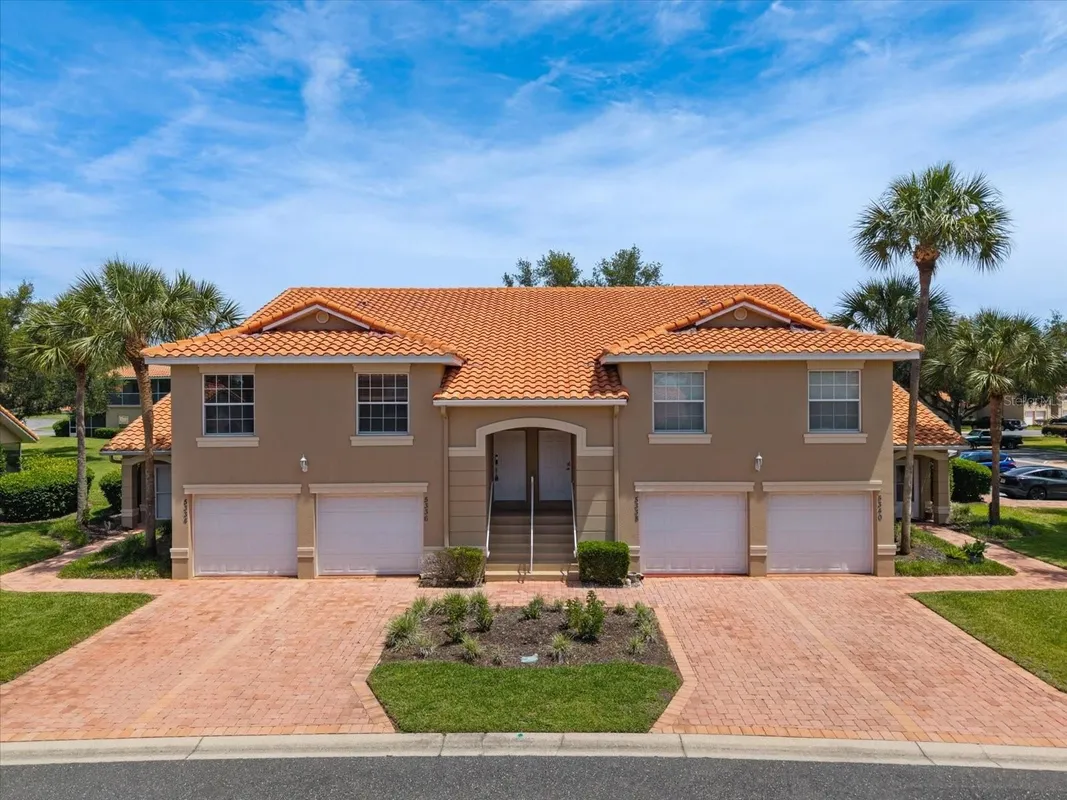Property Slideshow image 1 of 20 | 5336 edgewater way 11, Oxford, FL, 34484