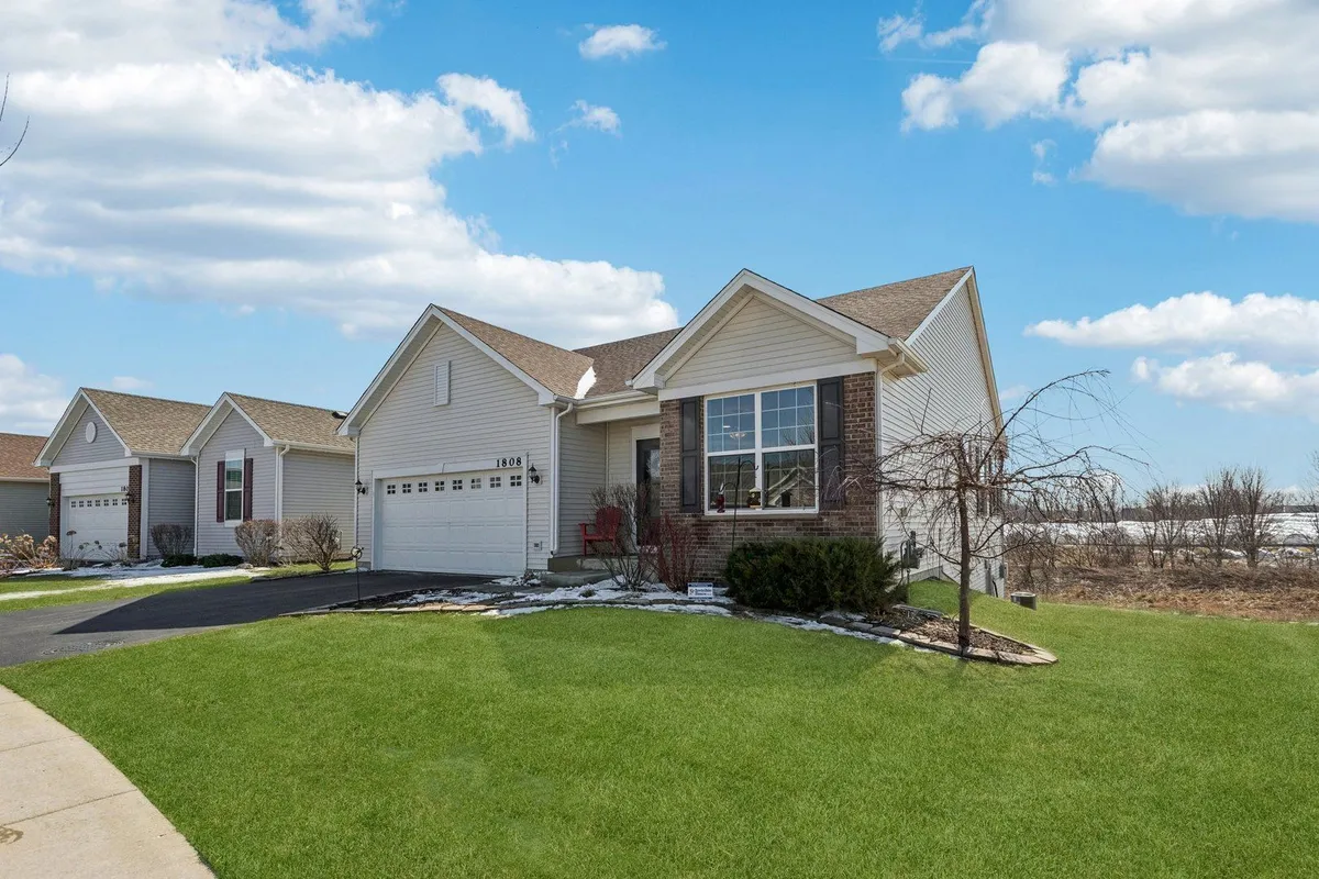 Property Slideshow image 1 of 55 | 1808 alta dr, Volo, IL, 60020