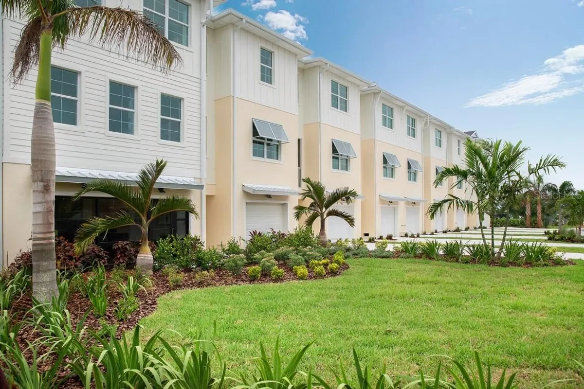 Property Slideshow image 1 of 28 | 7350 marathon dr, Seminole, FL, 33777