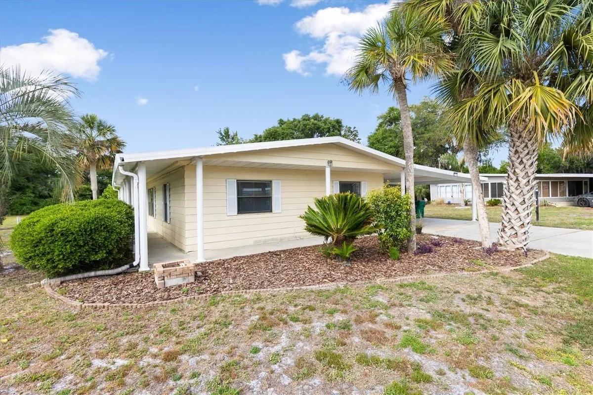 Property Slideshow image 1 of 32 | 5556 columbus cir, Wildwood, FL, 34785
